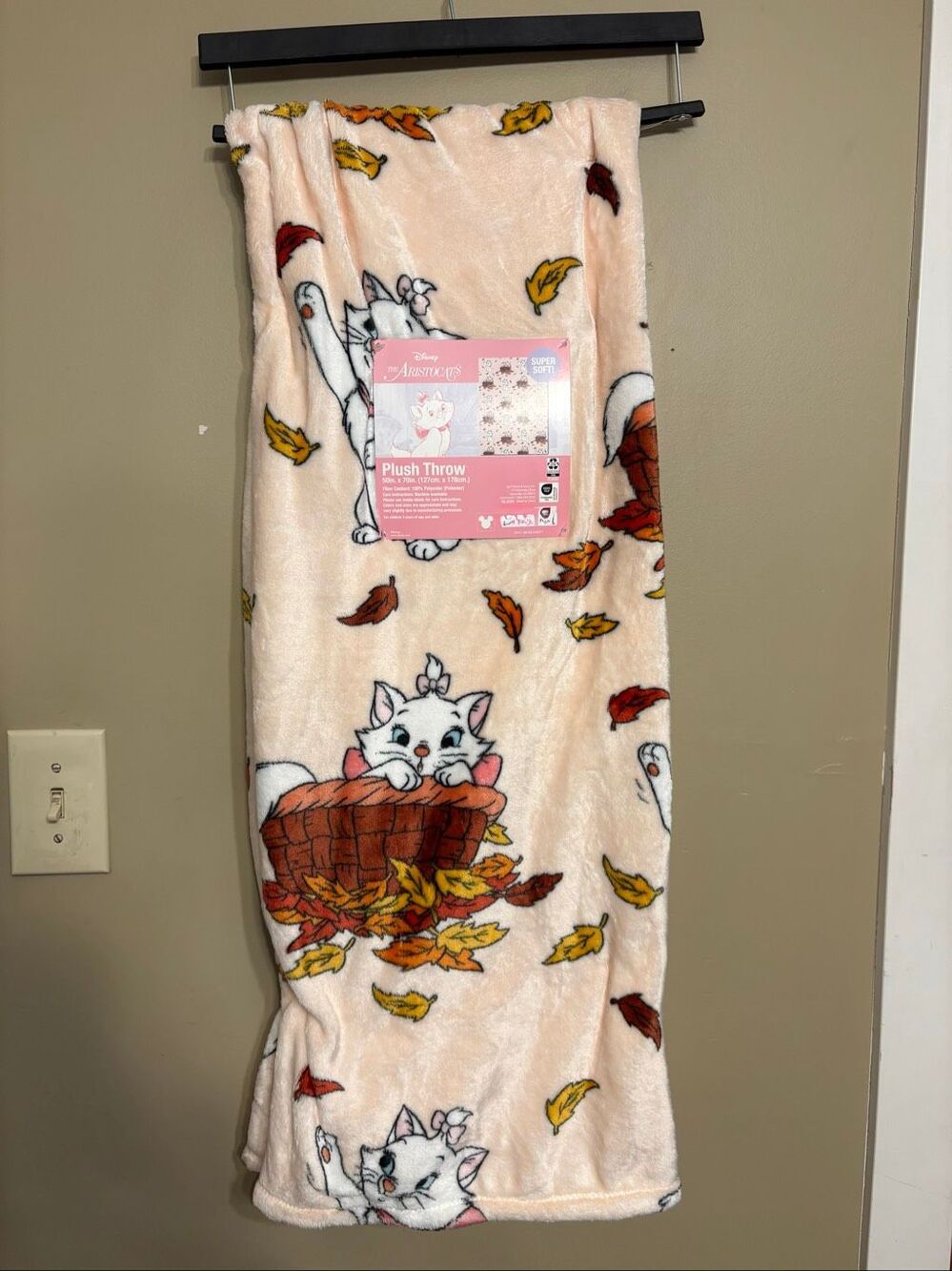 Disney Aristocats Marie Ivory Fall Leaf Blanket 60x70 NWT